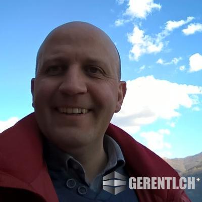 Andrea - Cameriere - Uomo  - 43 anni