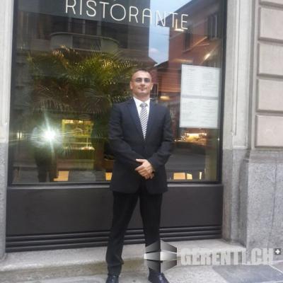 Maurizio Donato - Cameriere - Uomo  - 51 anni